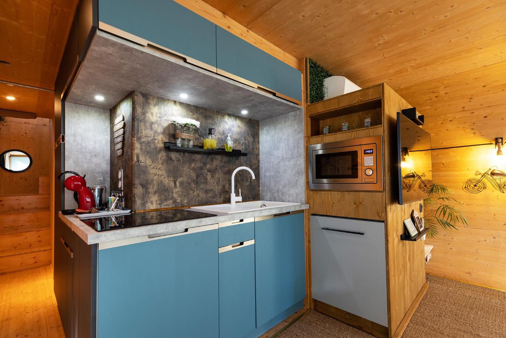 Kitchen or kitchenette