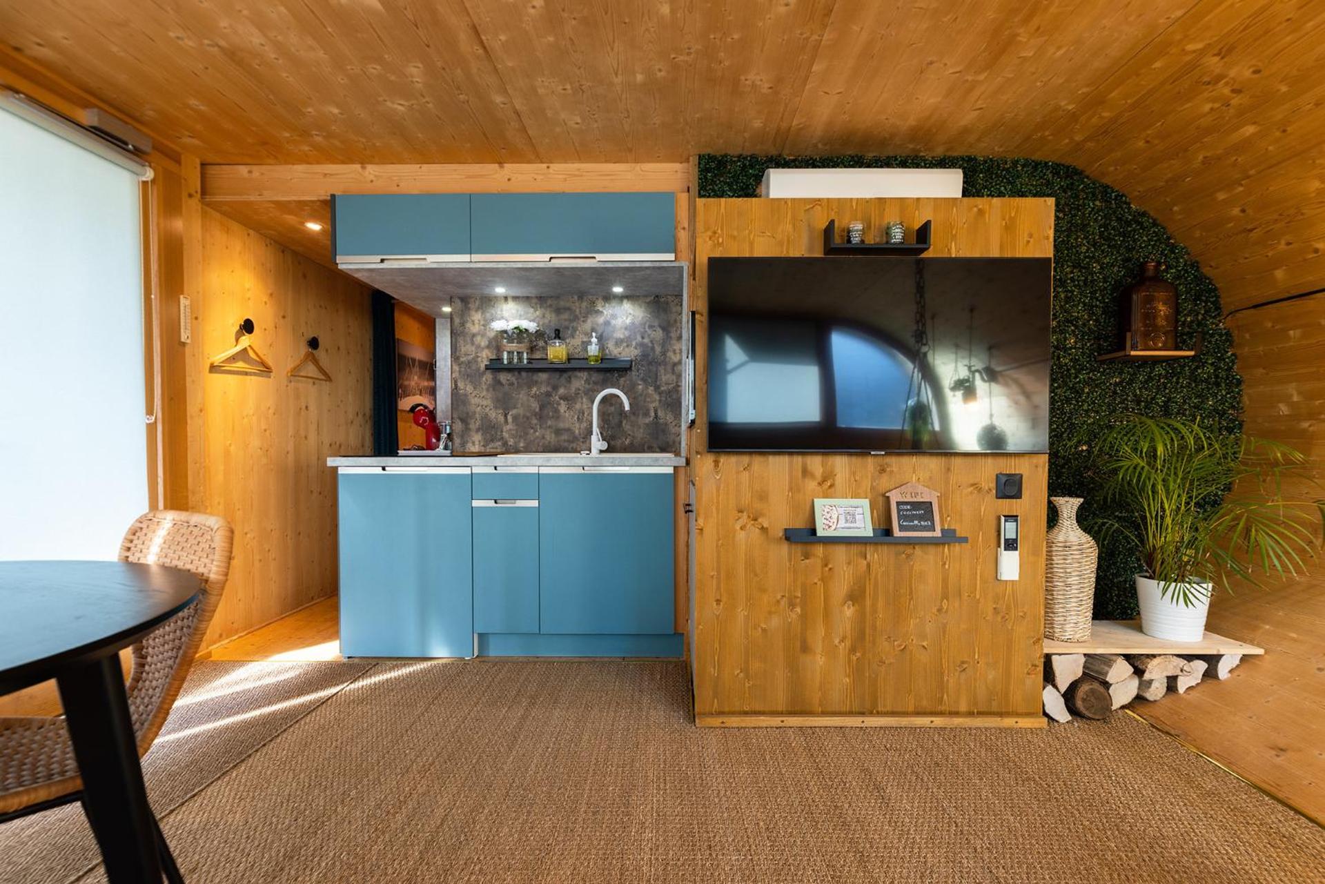 Kitchen or kitchenette