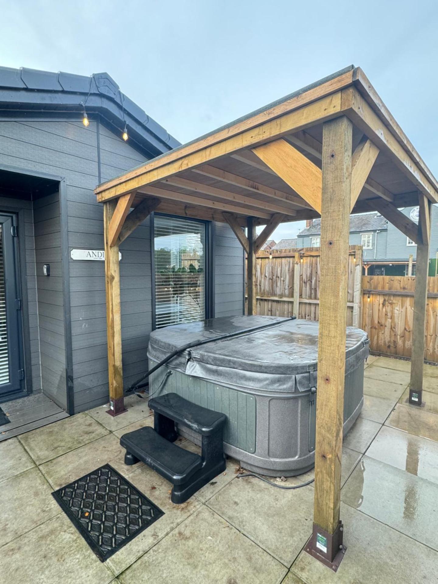 The Slipway Cabins with Hottub