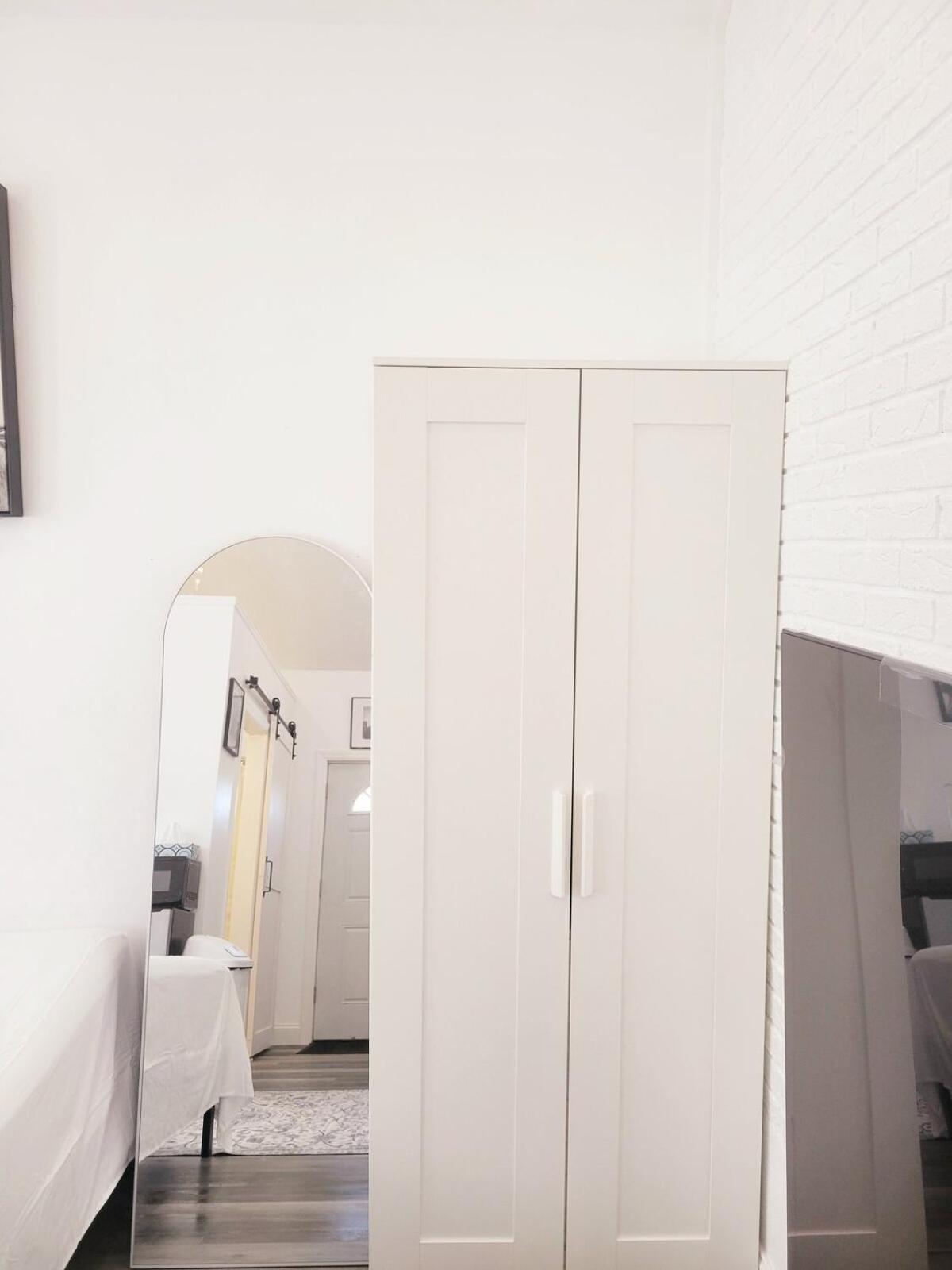 Private studio guesthouse in Watertown CT