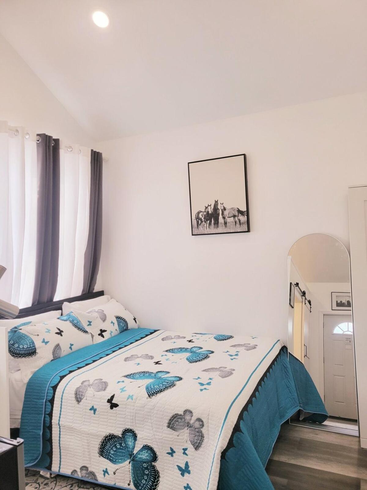 Private studio guesthouse in Watertown CT