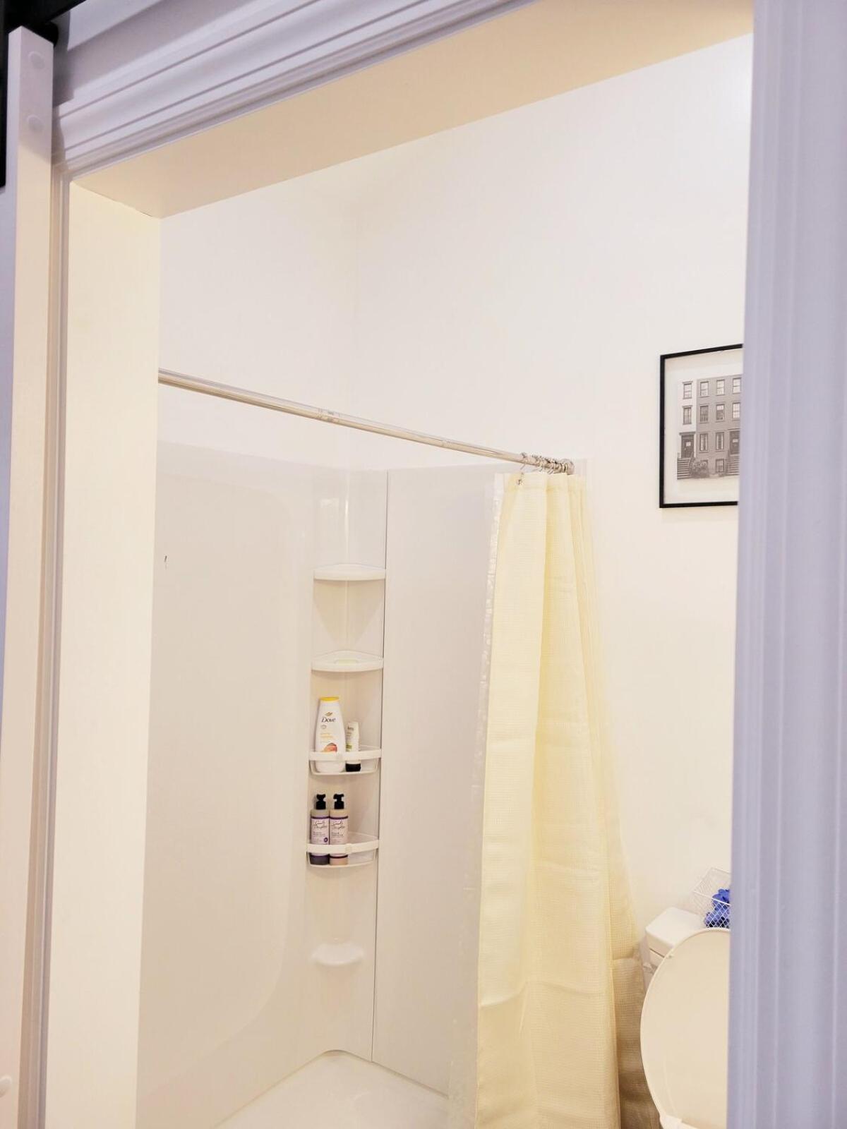 Private studio guesthouse in Watertown CT