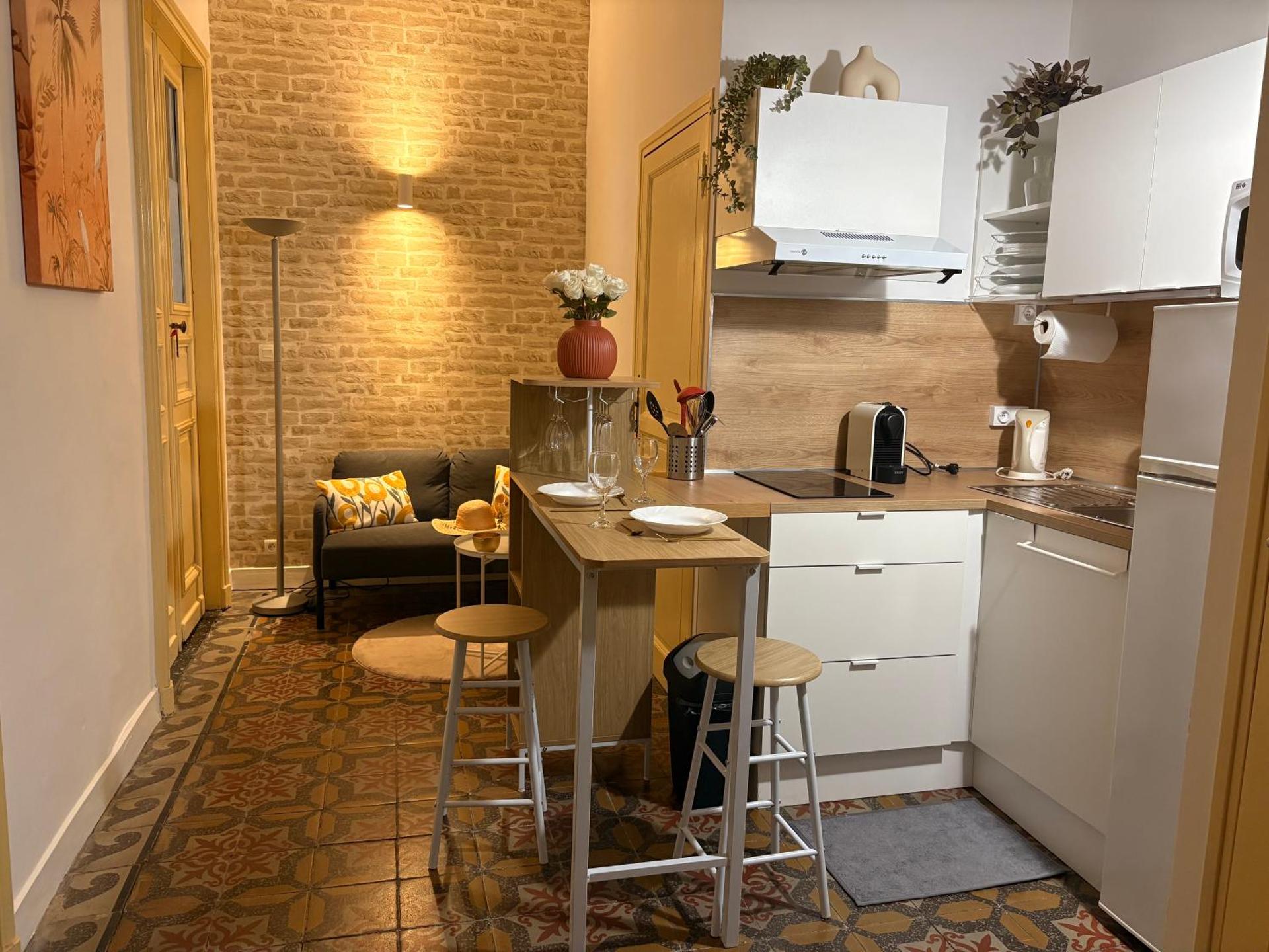 Kitchen or kitchenette