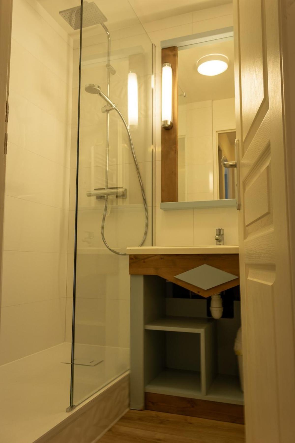 Ti Cap - plage à pieds - Piscine