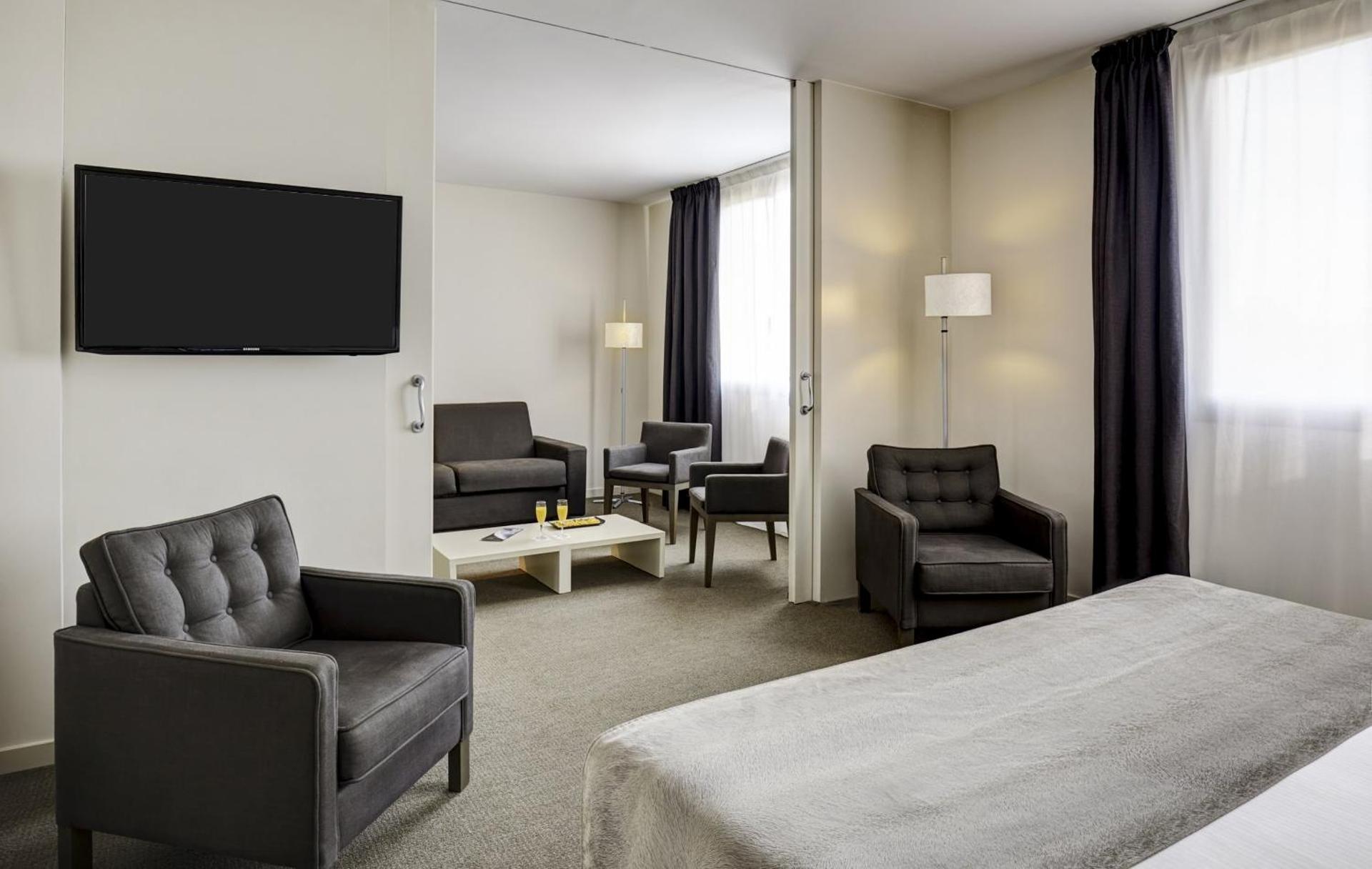 Photo of the whole room