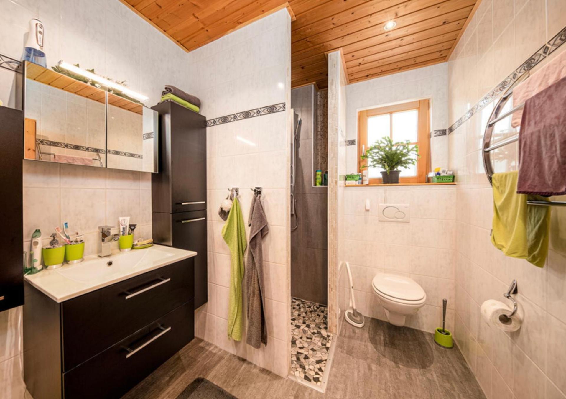 Toskanahaus, NJUALMS