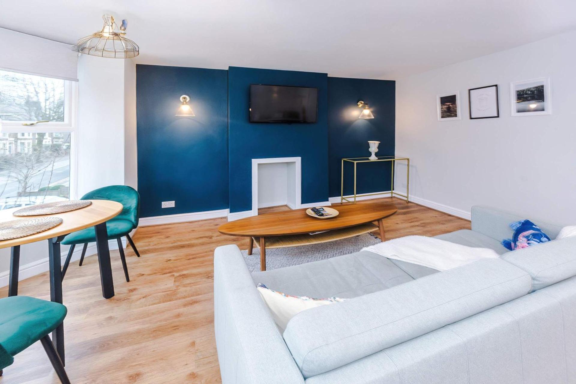 Lincoln House Apartments Buxton by Assured Stays