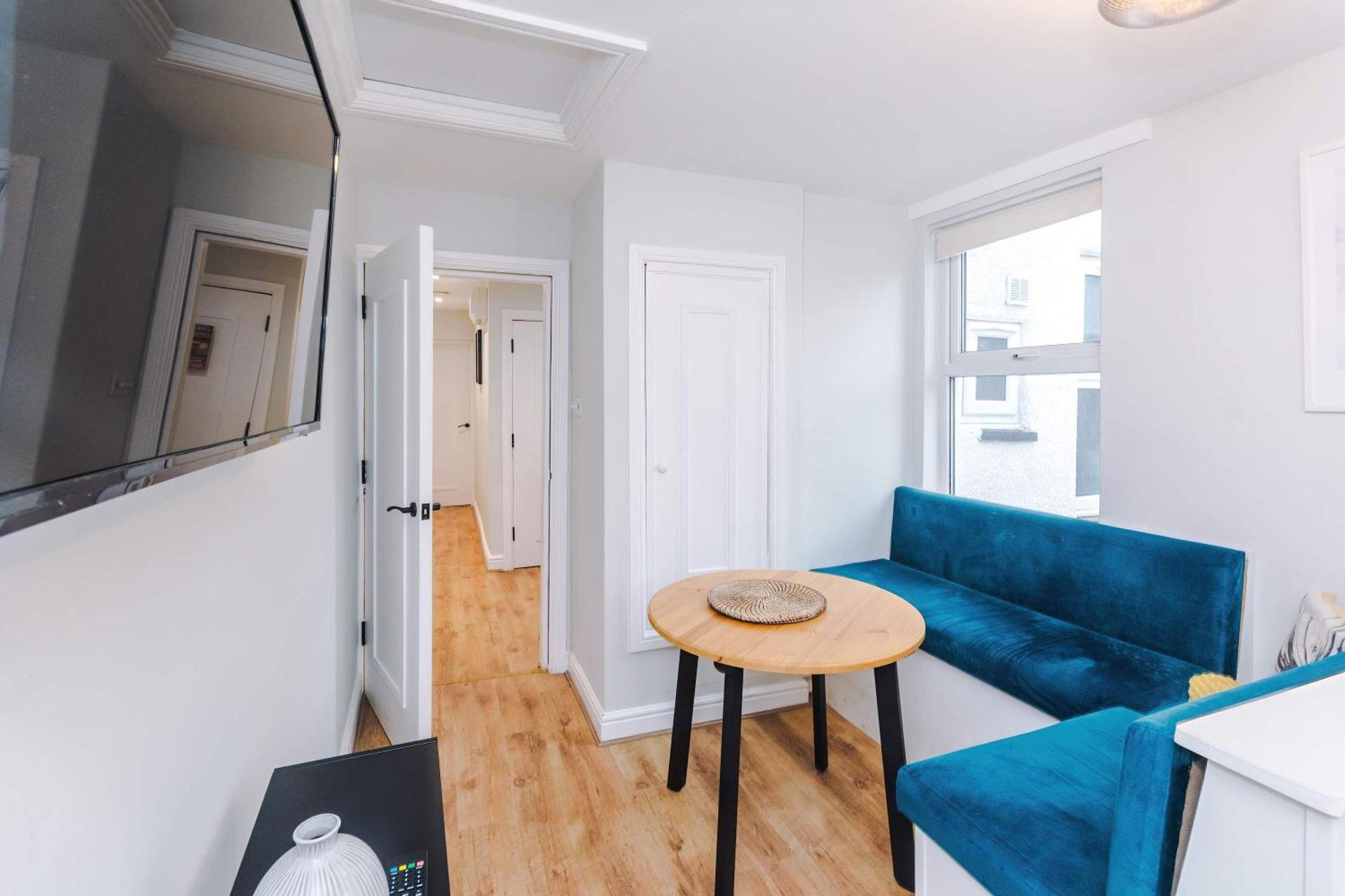 Lincoln House Apartments Buxton by Assured Stays