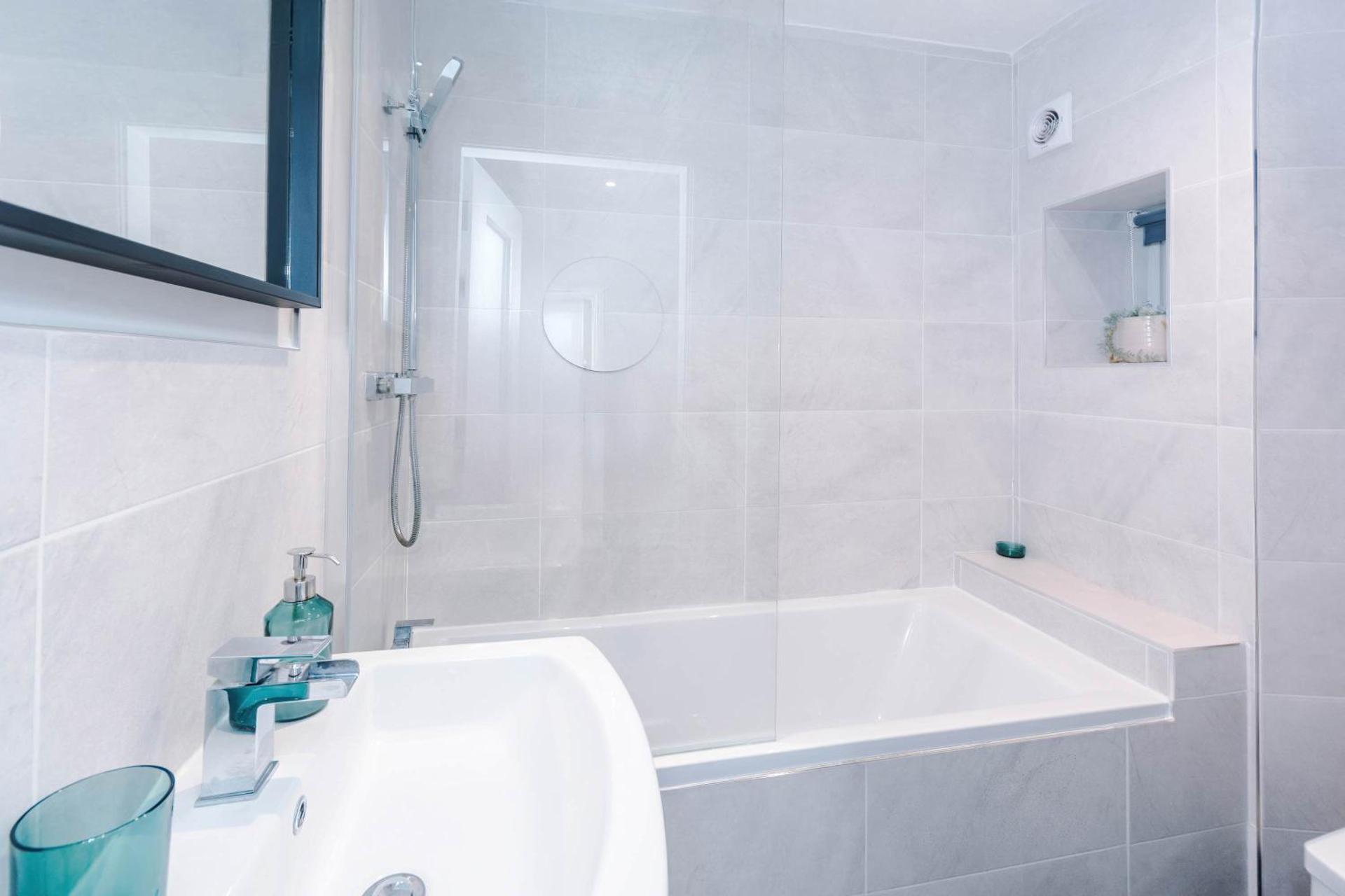 Lincoln House Apartments Buxton by Assured Stays