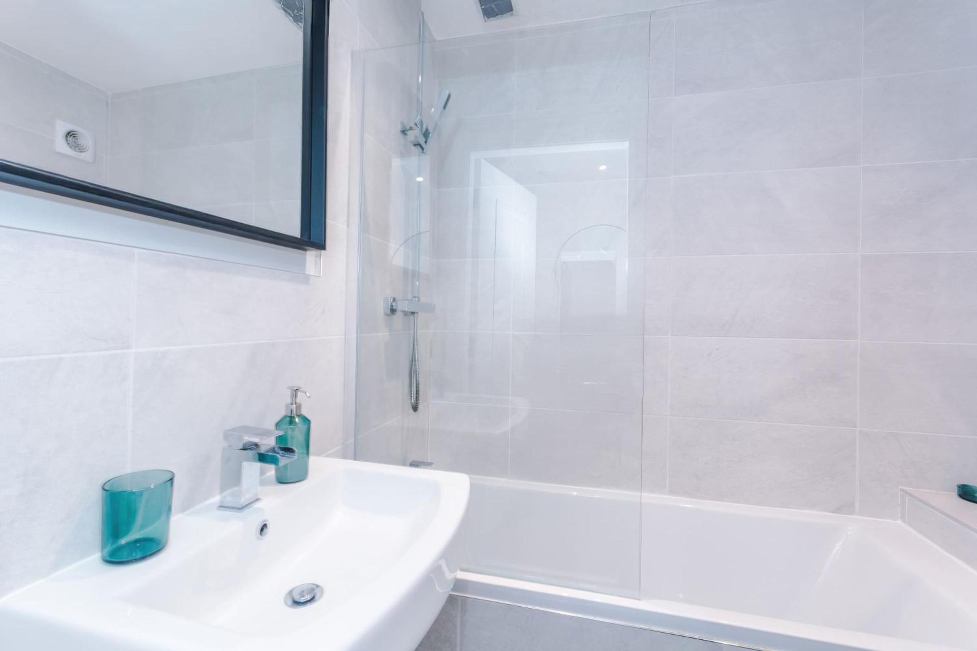 Lincoln House Apartments Buxton by Assured Stays