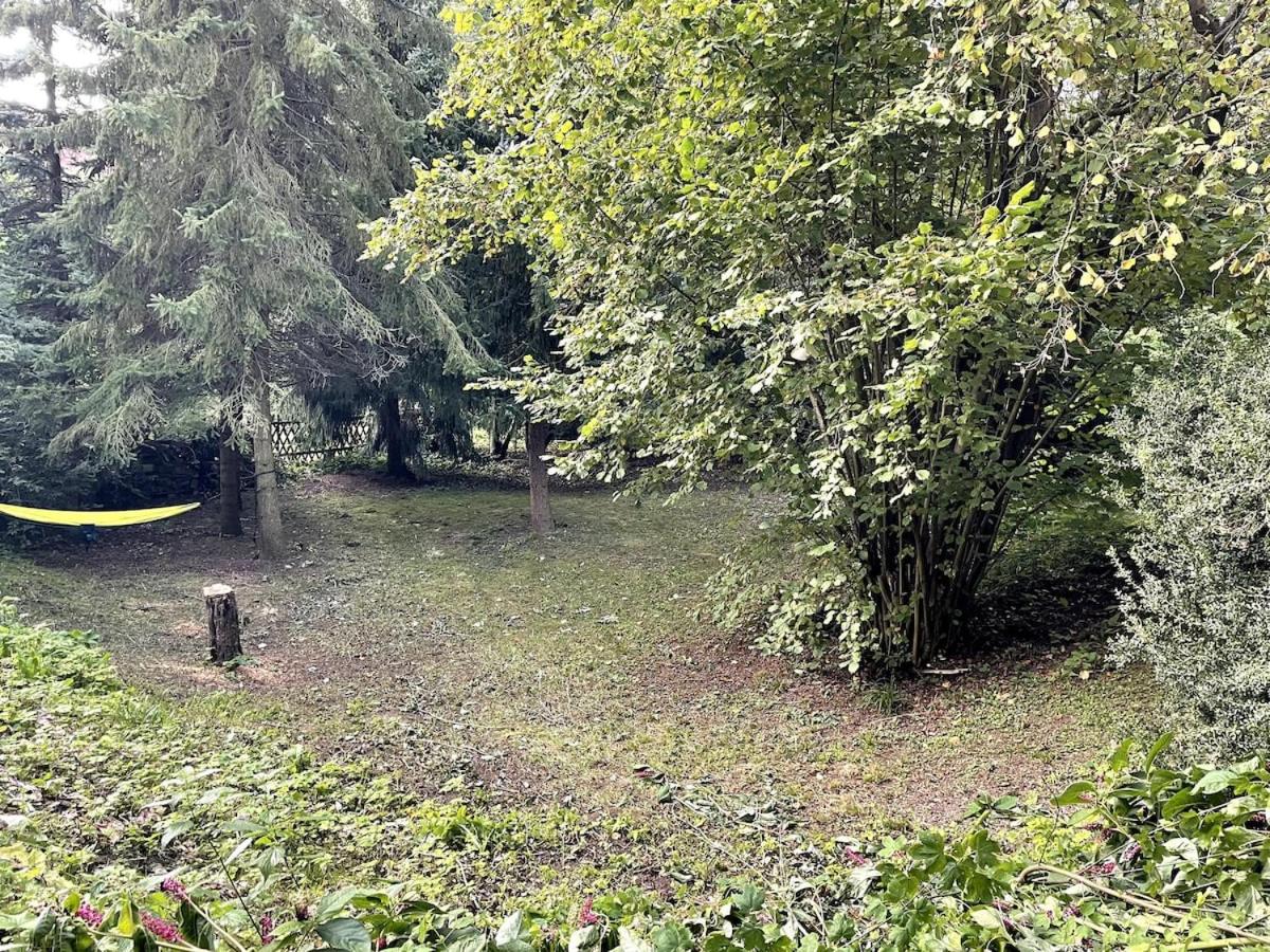 Ruhiges Häuschen am Wald mit Kamin, Terrasse
