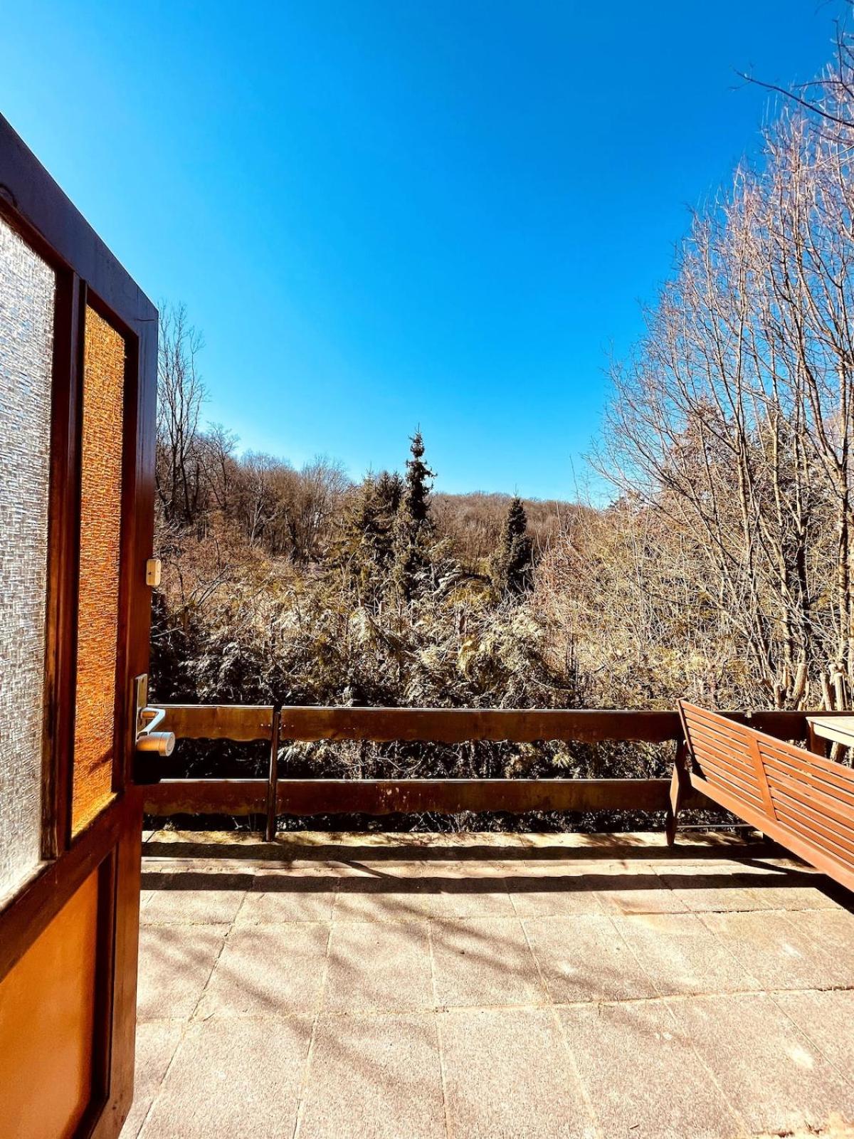 Ruhiges Häuschen am Wald mit Kamin, Terrasse