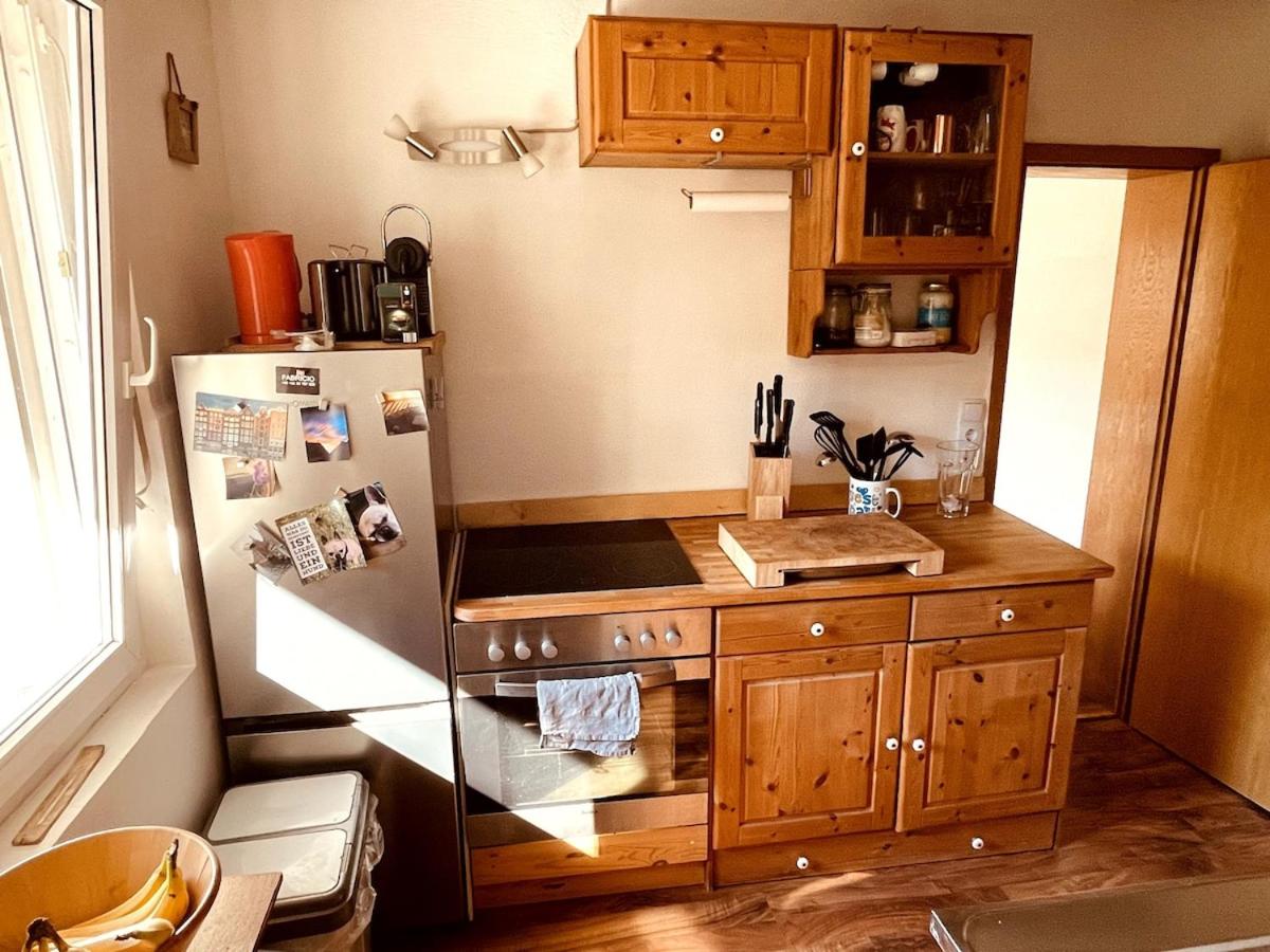 Ruhiges Häuschen am Wald mit Kamin, Terrasse