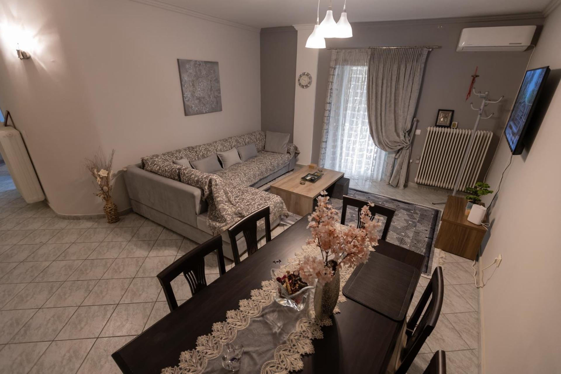 Vicky 's Luxury House