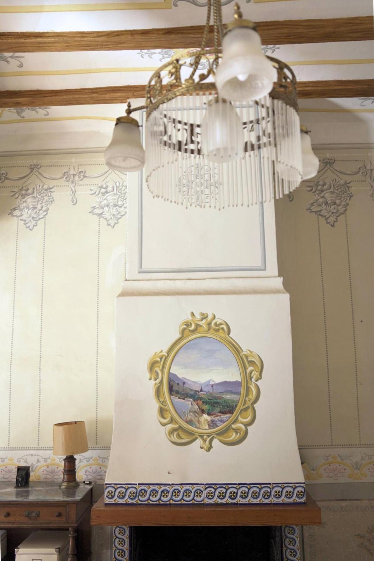 Communal lounge/ TV room