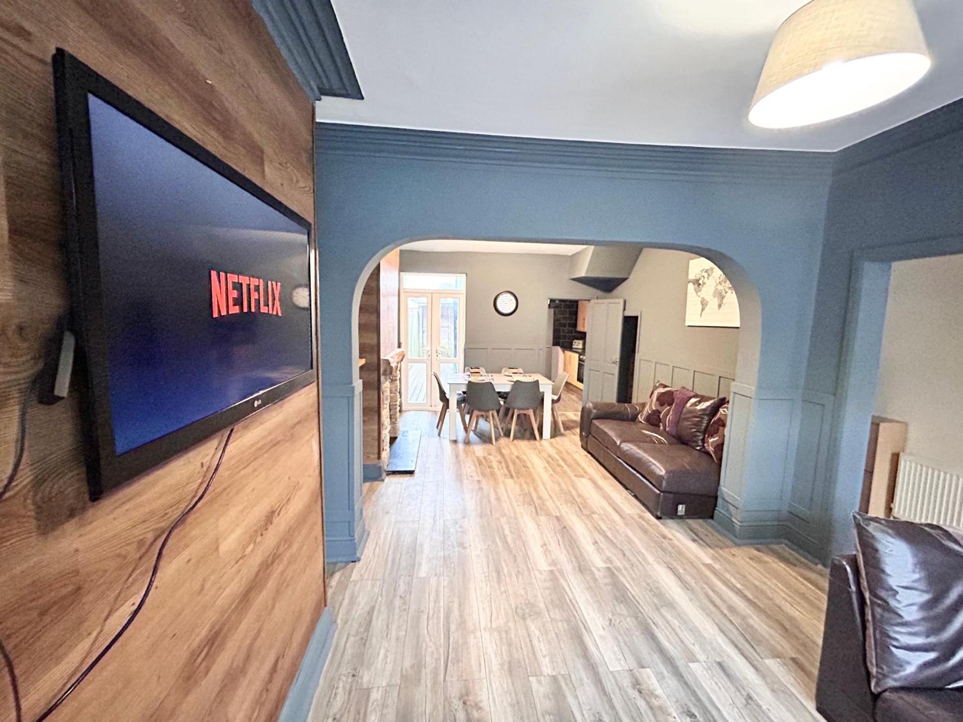 Beautiful 4 bedroom property with 5G WI-FI and smart tv