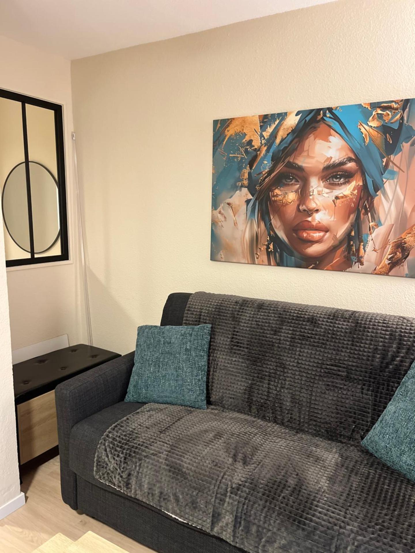 Studio cosy rénové climatisé avec piscine proche de toutes commodités