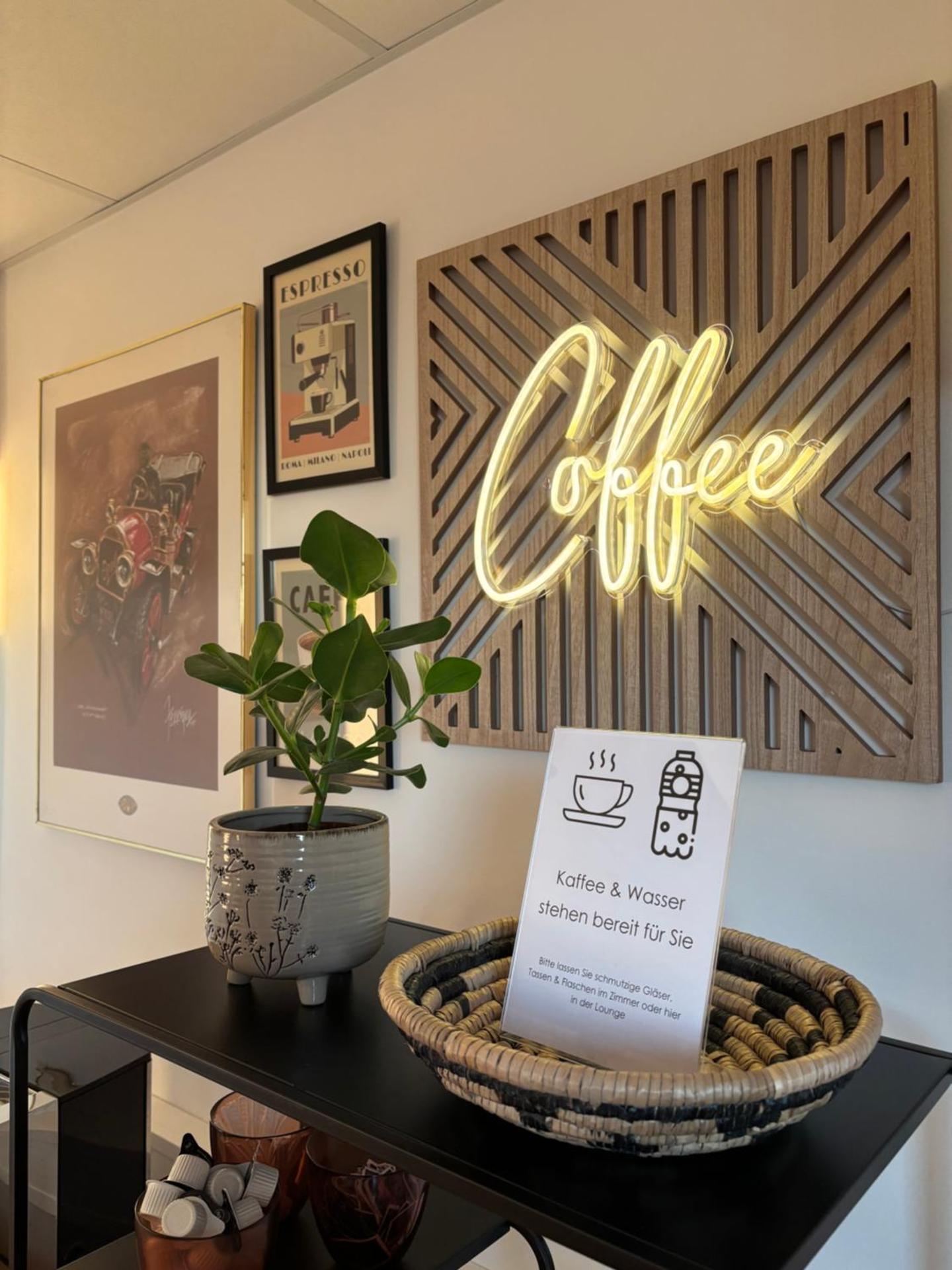 Communal lounge/ TV room