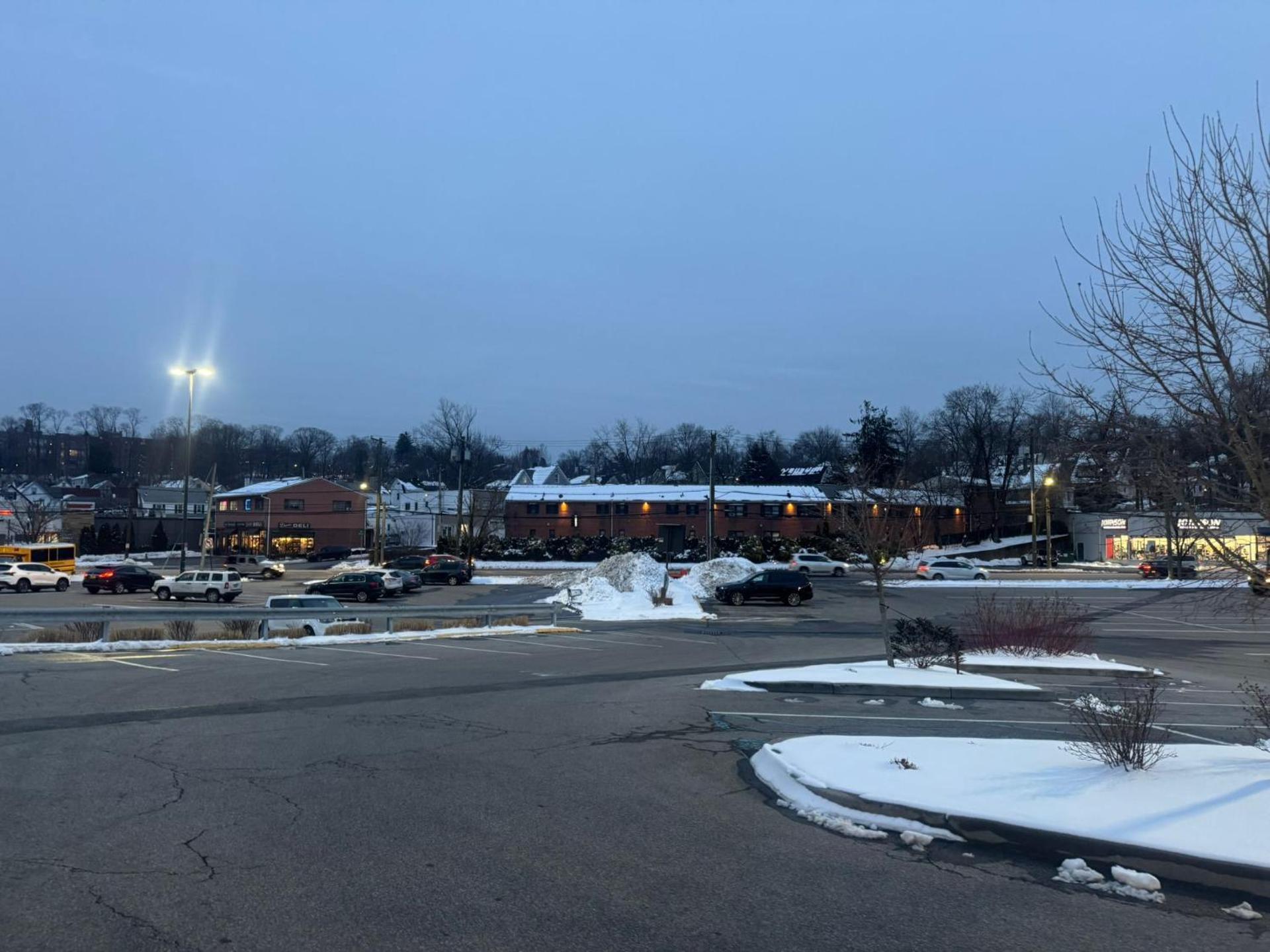 Central Motel Courtyard