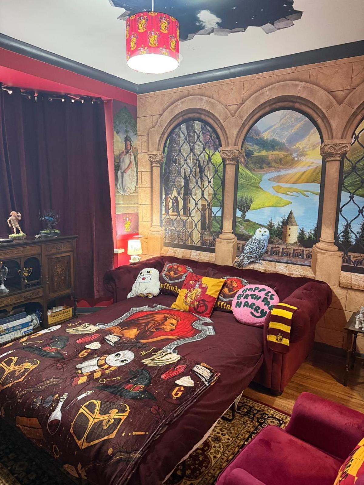 Gryffindor Common Room- Warner Bros Studios & London