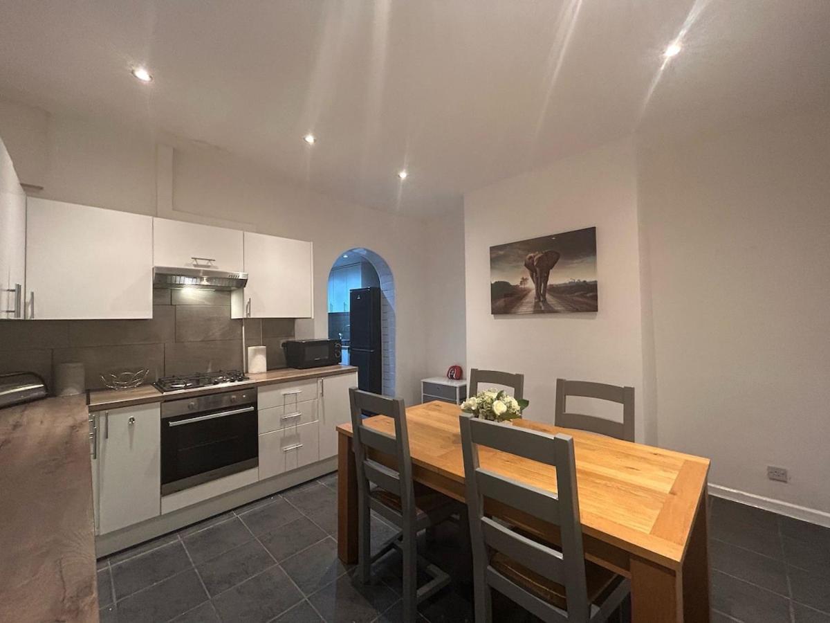 Cosy Home in Newton-Le-Willows