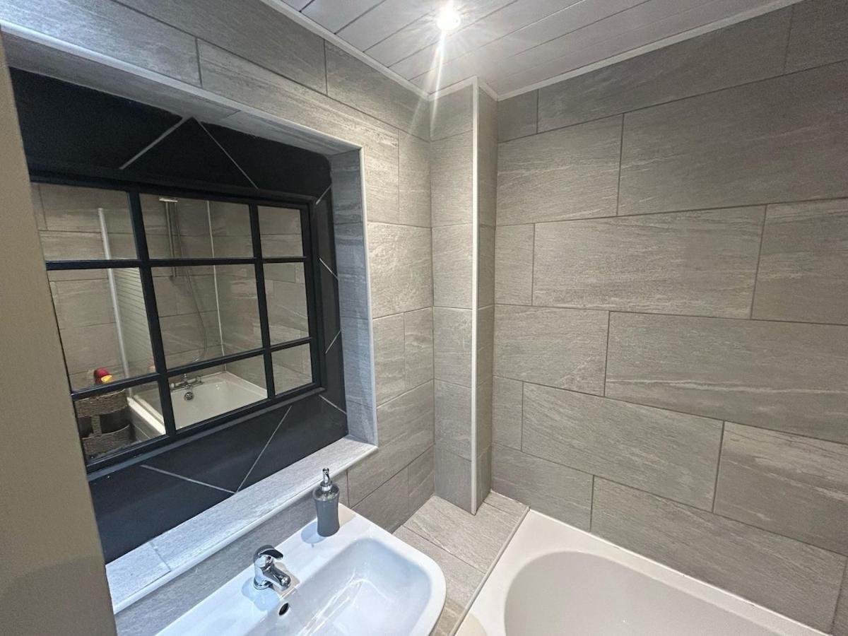 Cosy Home in Newton-Le-Willows