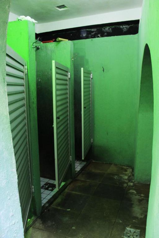 Blandet sovesal med 10 senge