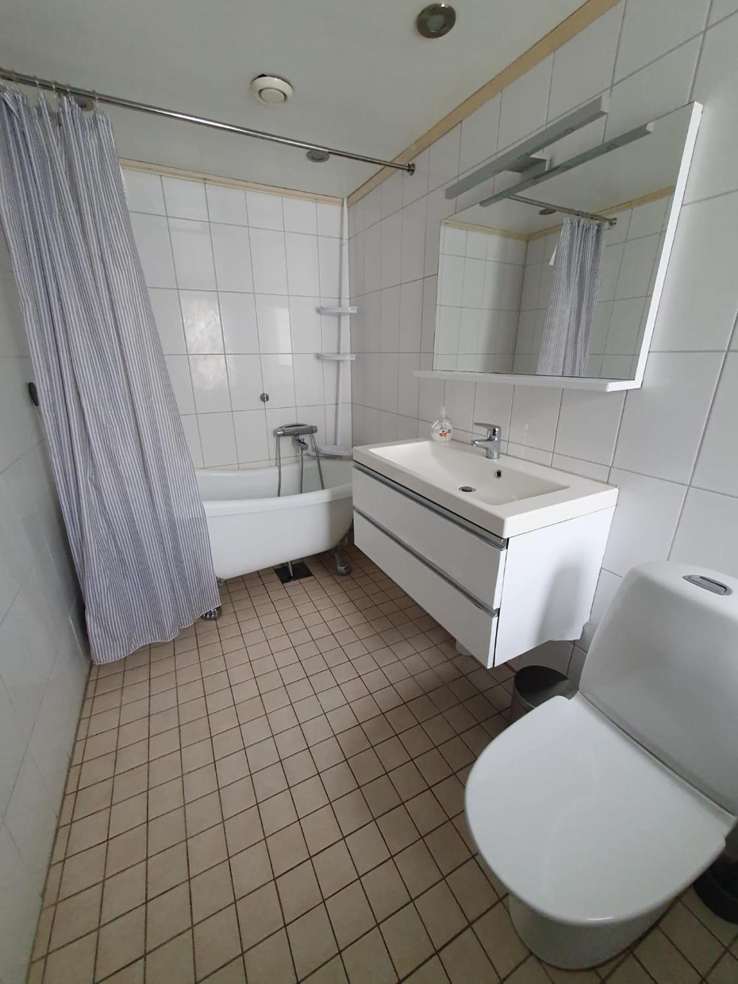 5 sovrum 9 bäddar 12 sovplatser