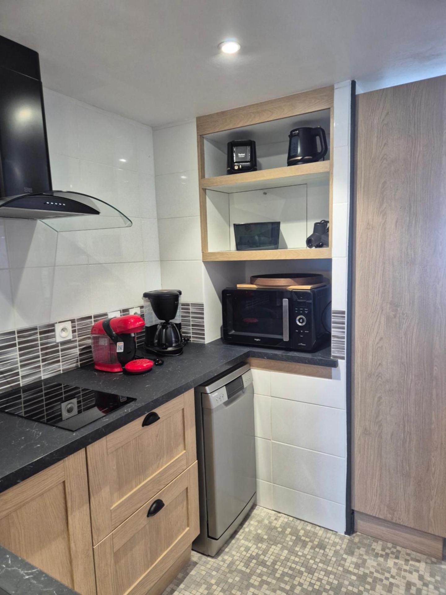 Kitchen or kitchenette