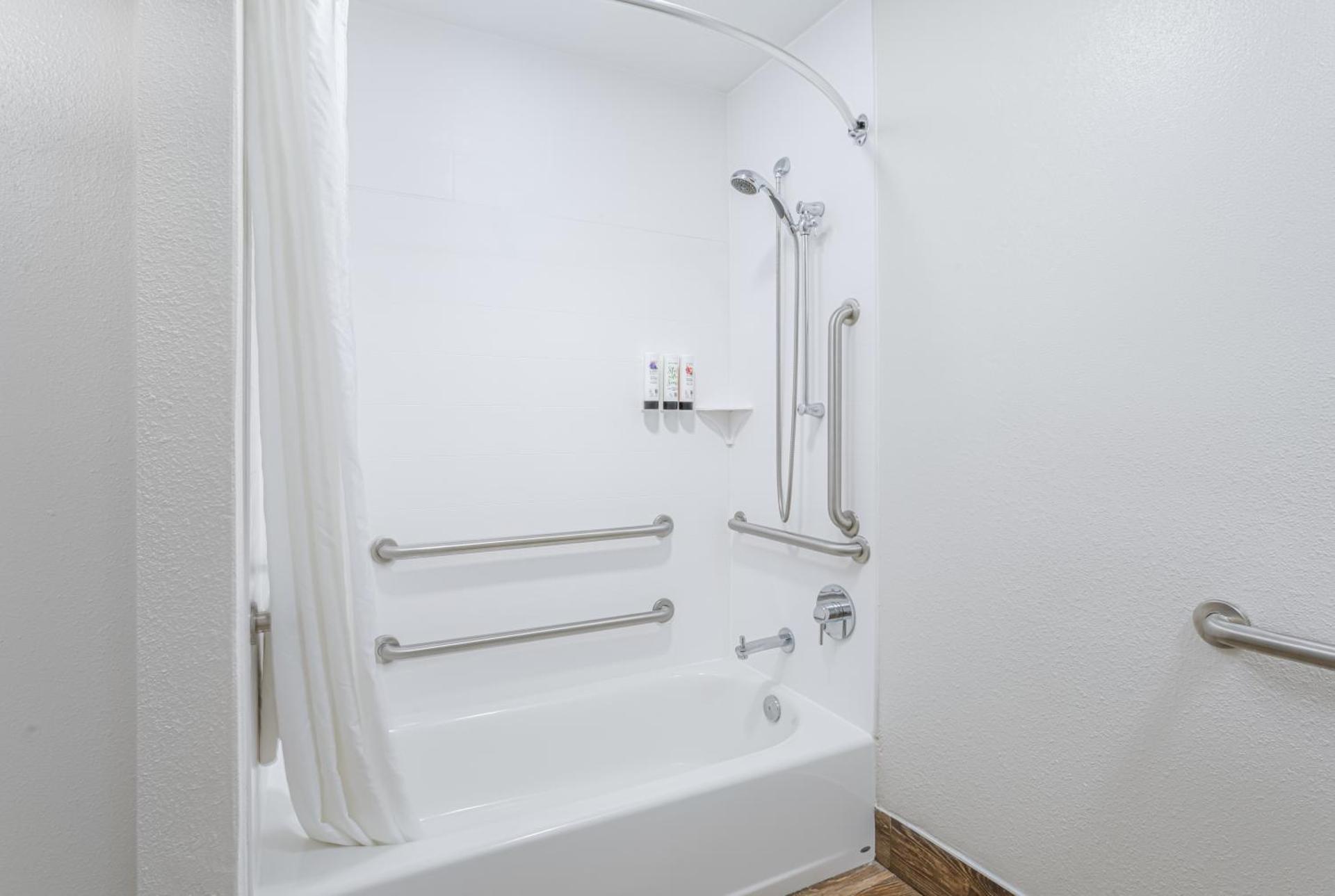 Queen Room - Disability Access