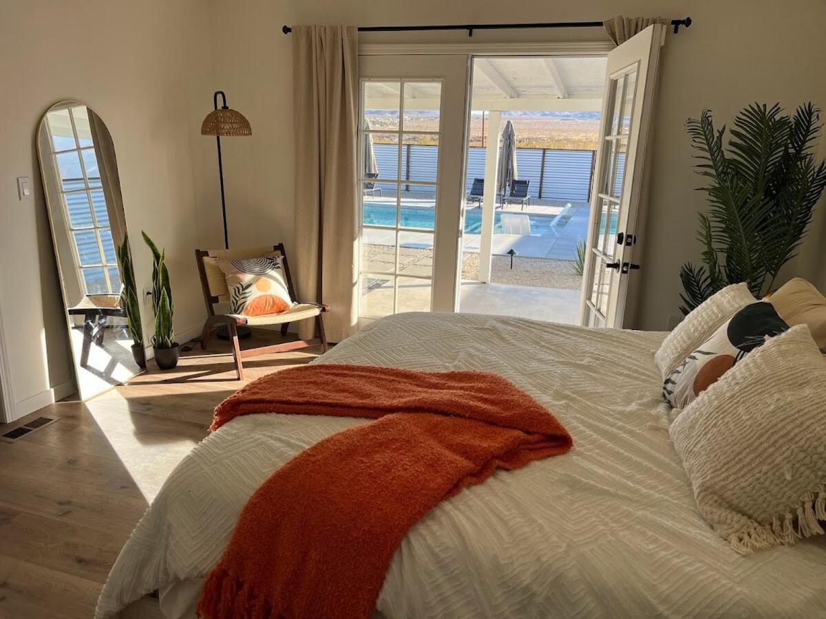 Joshua Tree Poolside Escape!