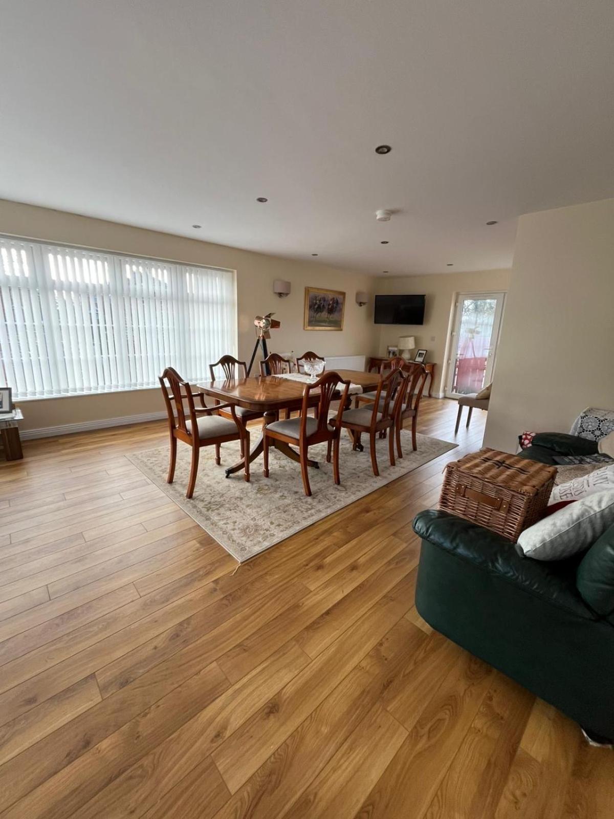 PORTORA HOUSE- breakfast available pay host at property