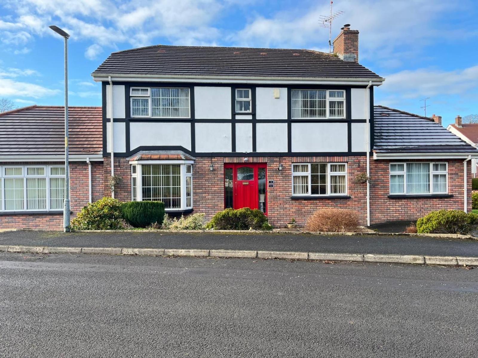 PORTORA HOUSE- breakfast available pay host at property