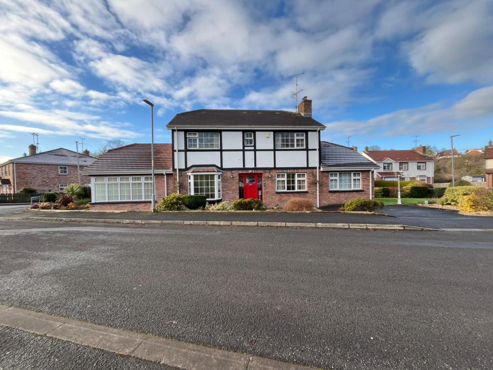 PORTORA HOUSE- breakfast available pay host at property