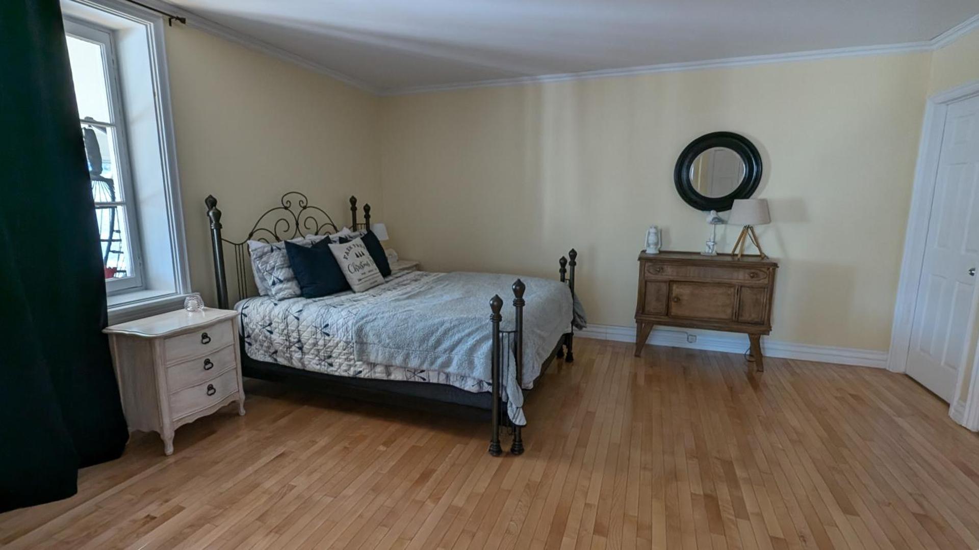 Queen Suite with Sea View