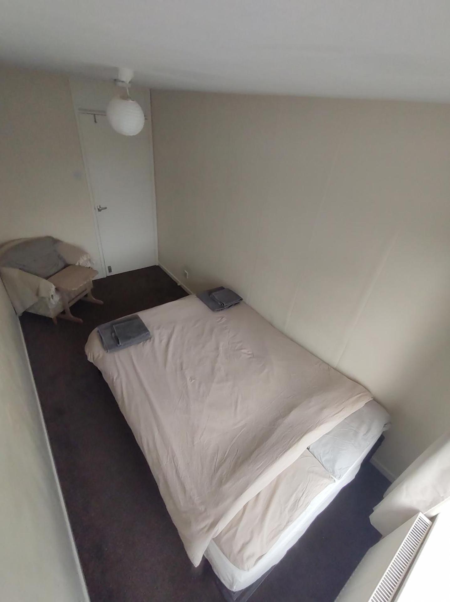 Homestay near a station and park