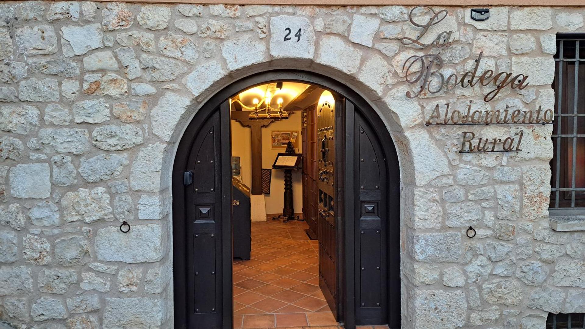 Casa Rural LA BODEGA, ofrece cata de vino gratis