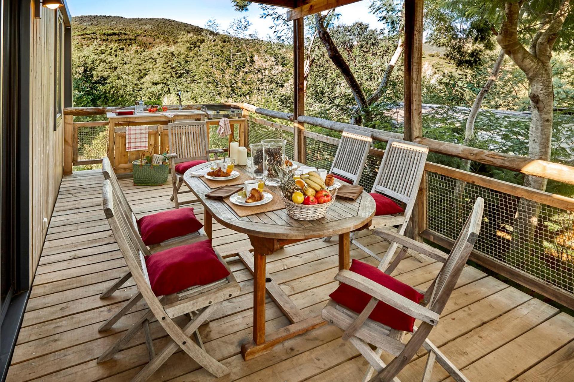 Three-Bedroom Lodge with Spa