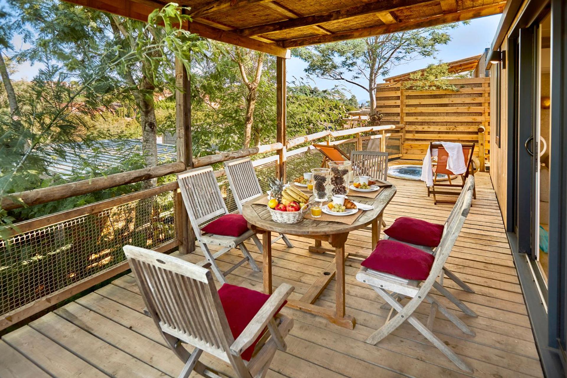 Three-Bedroom Lodge with Spa