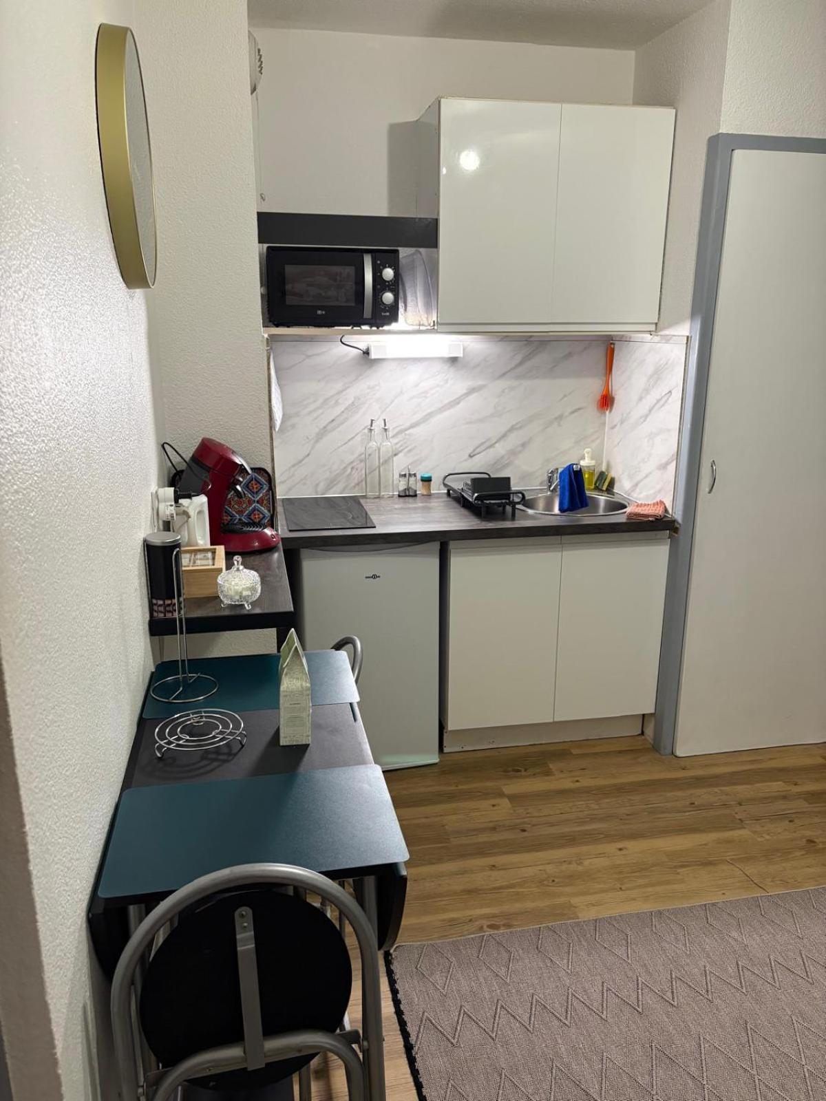 Magnifique studio en bord de mer vue montagne