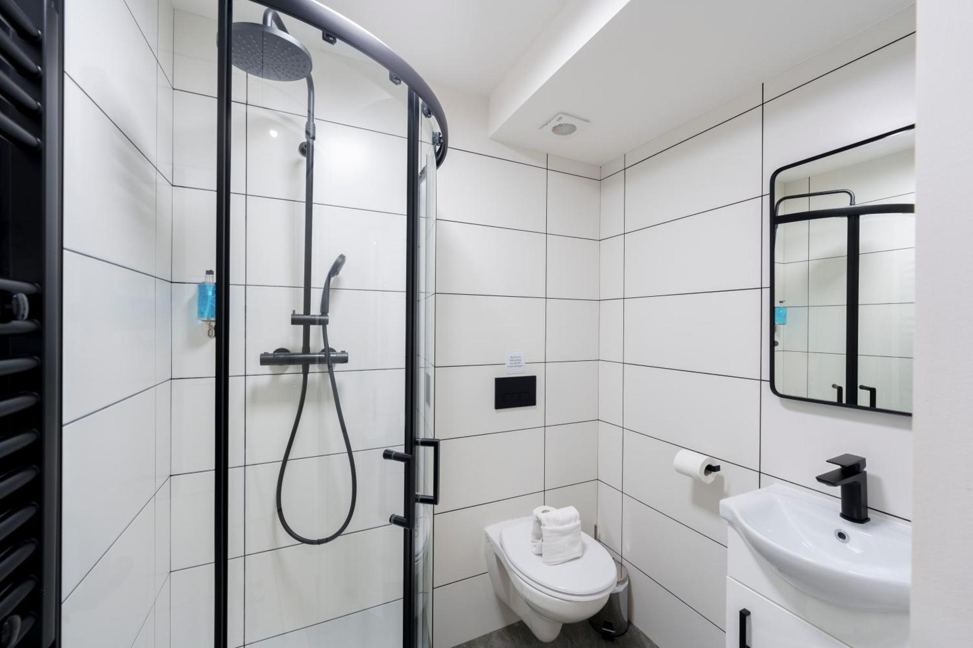 Small Double Room - No Window