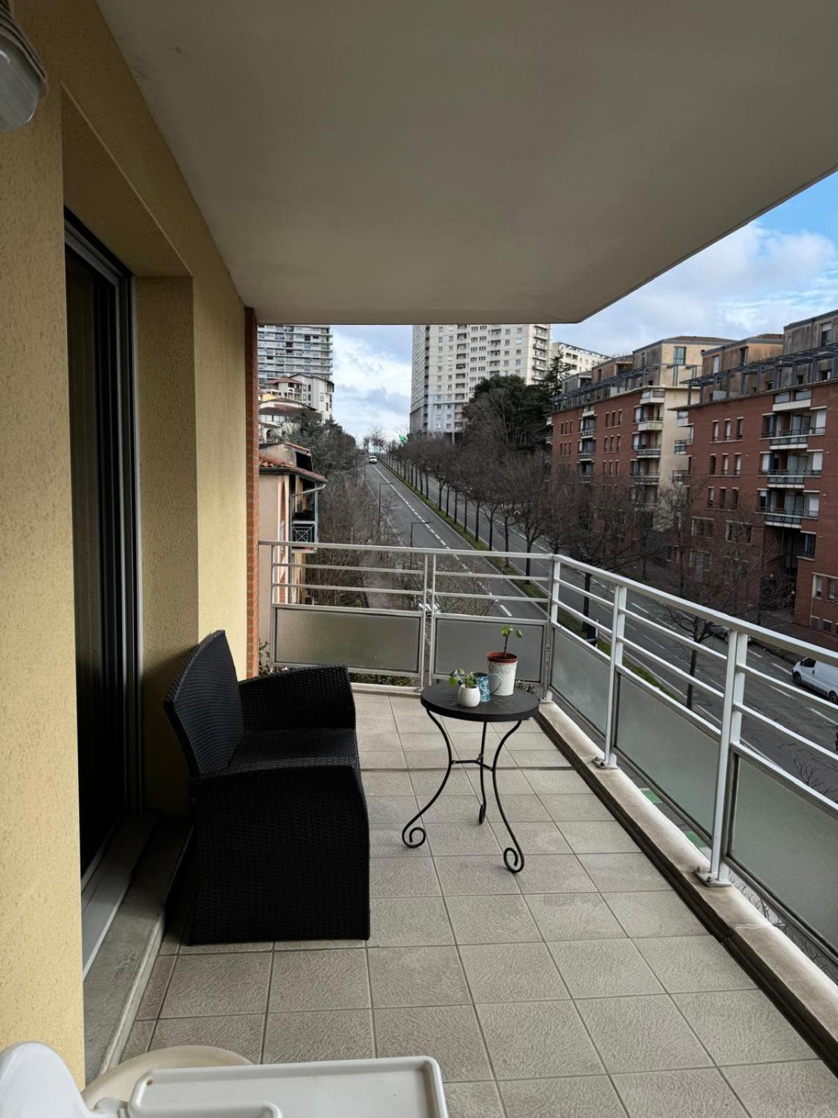 Toulouse Marengo-Gare Matabiau - Médiathèque-Allées Jean Jaurès proche ligne B Parking privé sécurisé gratuitprivé