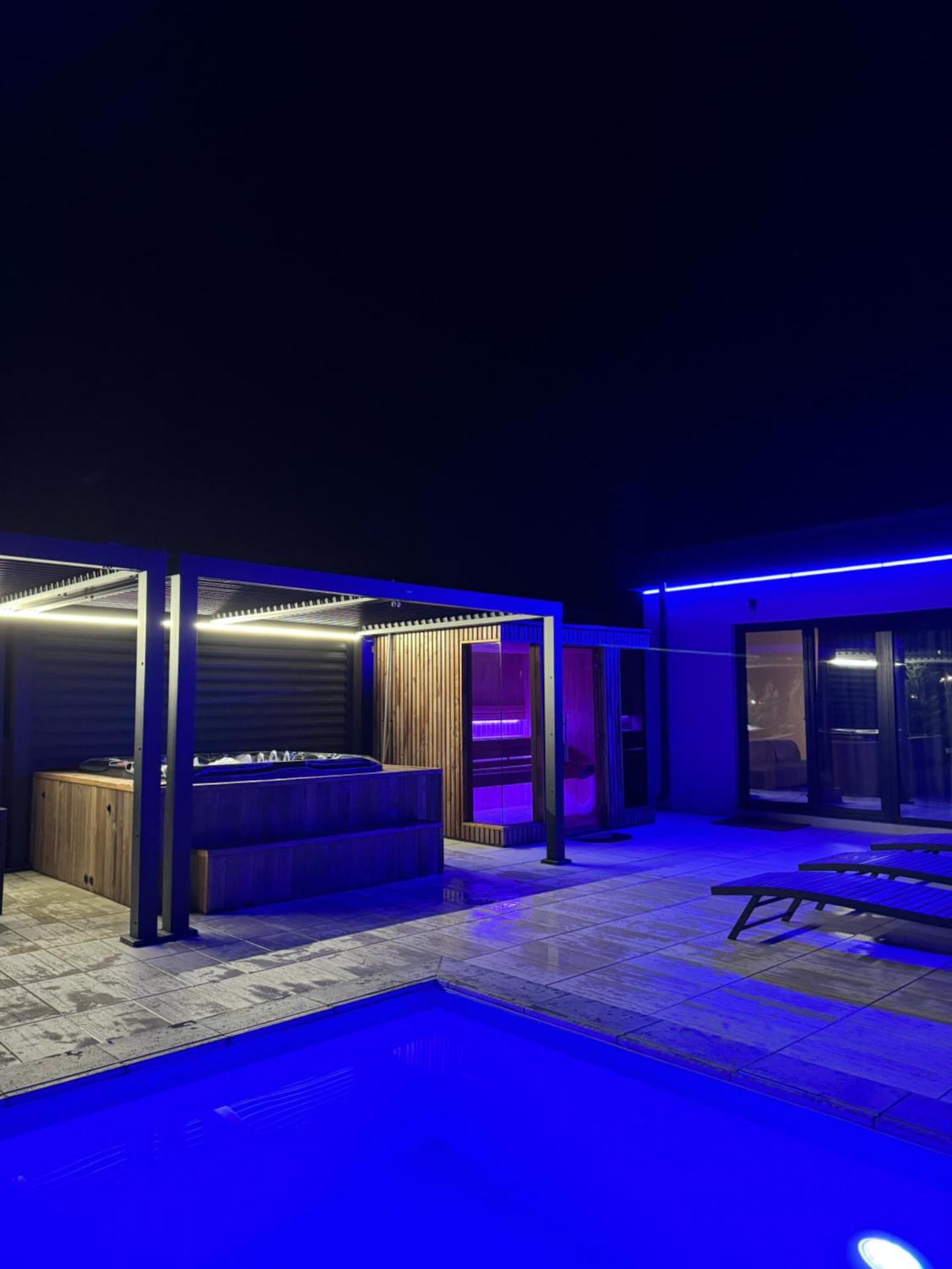 Banya Villa Bucuresti sauna jacuzzi piscina spa