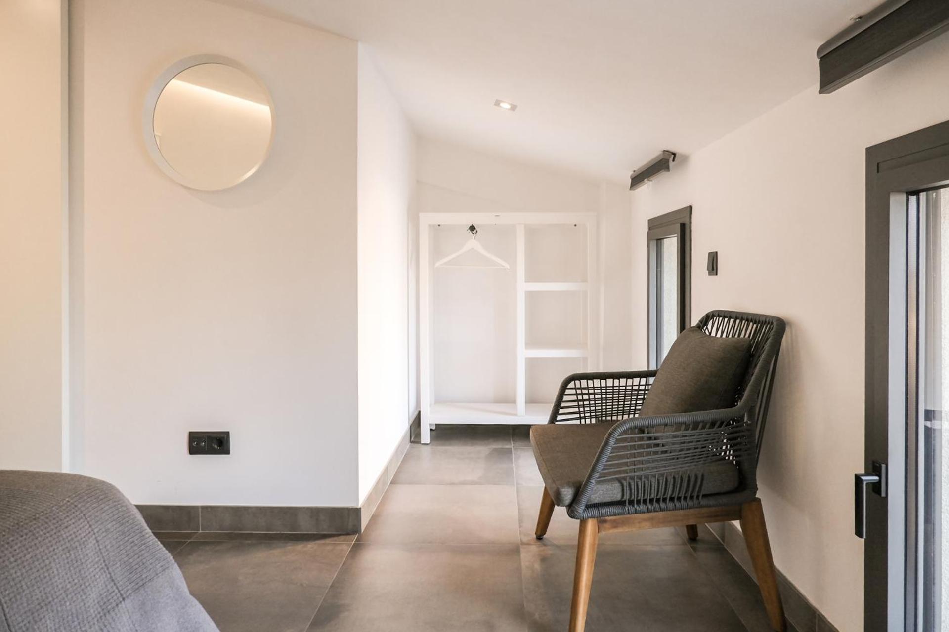 El Call, Àtic con vistas al puente de Besalú