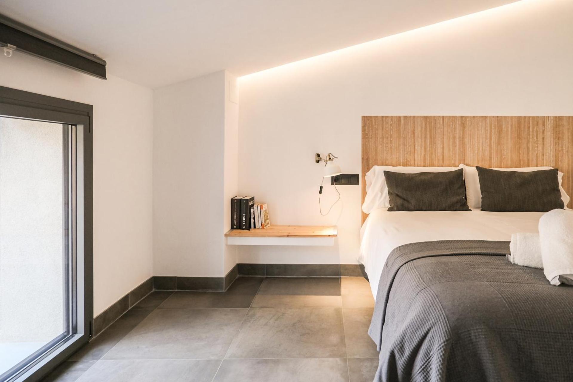 El Call, Àtic con vistas al puente de Besalú