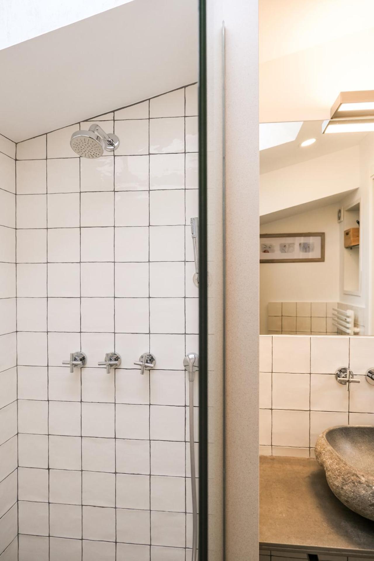 El Call, Àtic con vistas al puente de Besalú