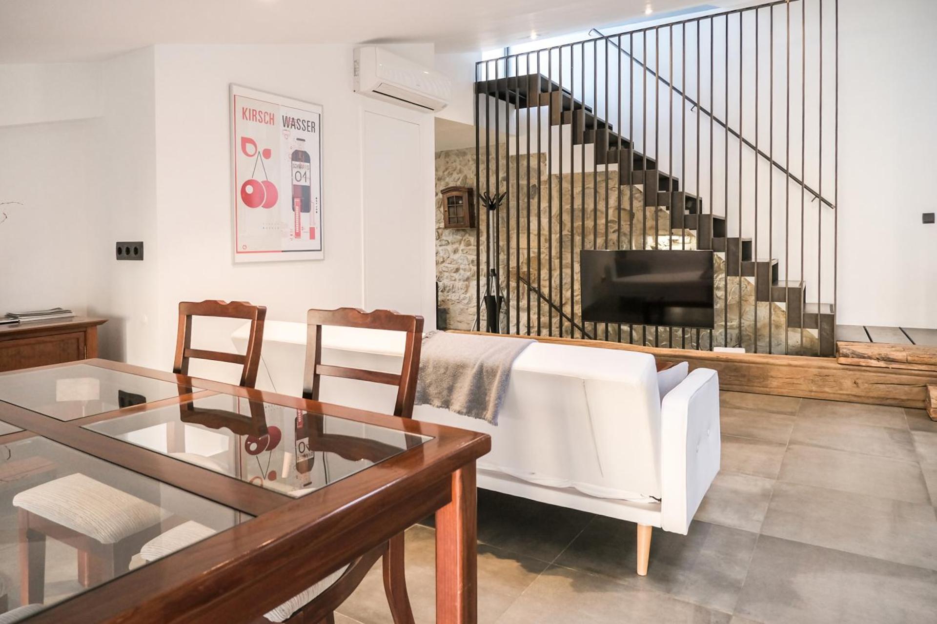 El Call, Àtic con vistas al puente de Besalú