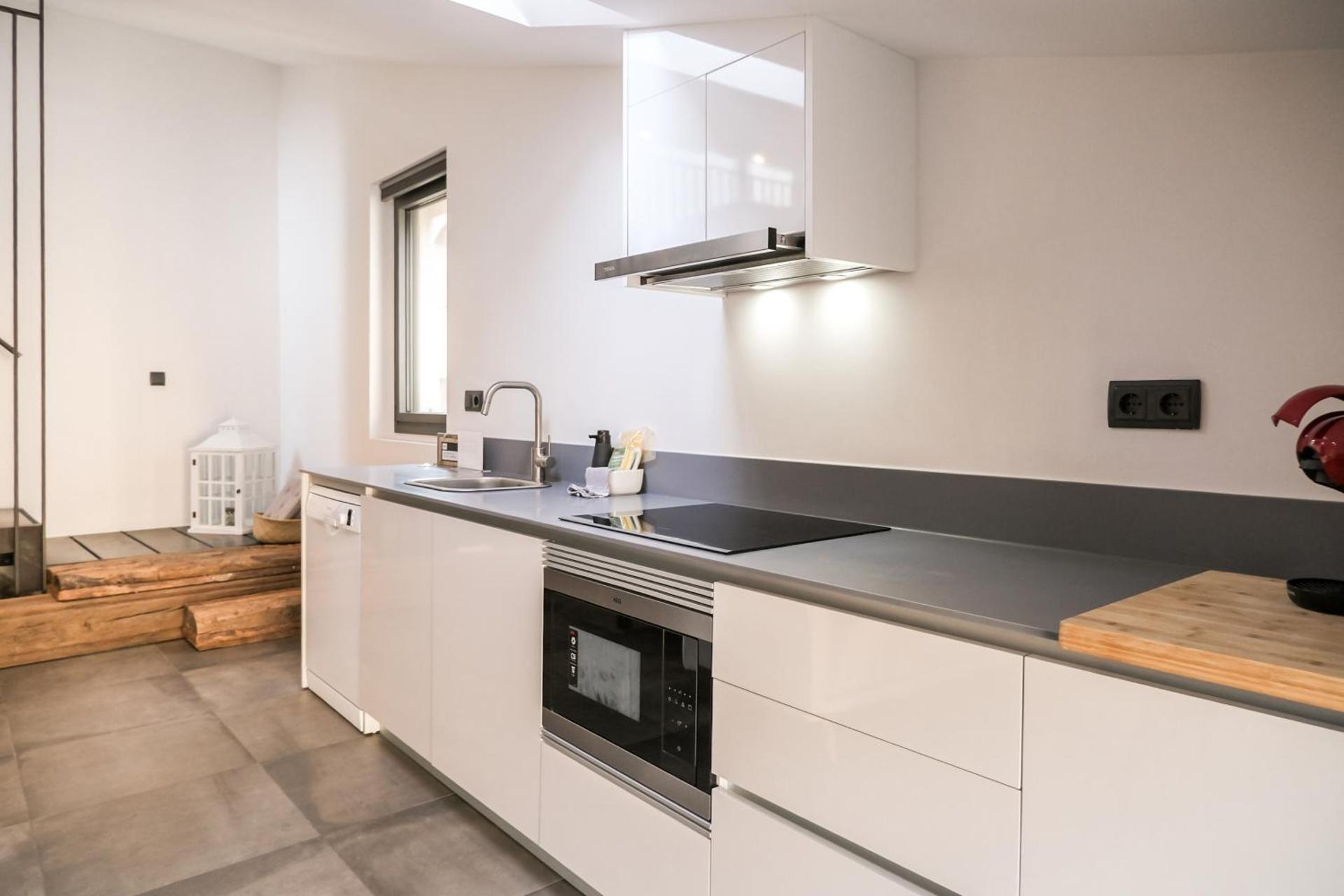 El Call, Àtic con vistas al puente de Besalú