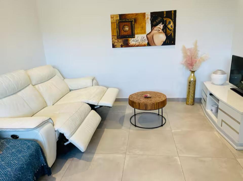 Logement entier, Dépendance