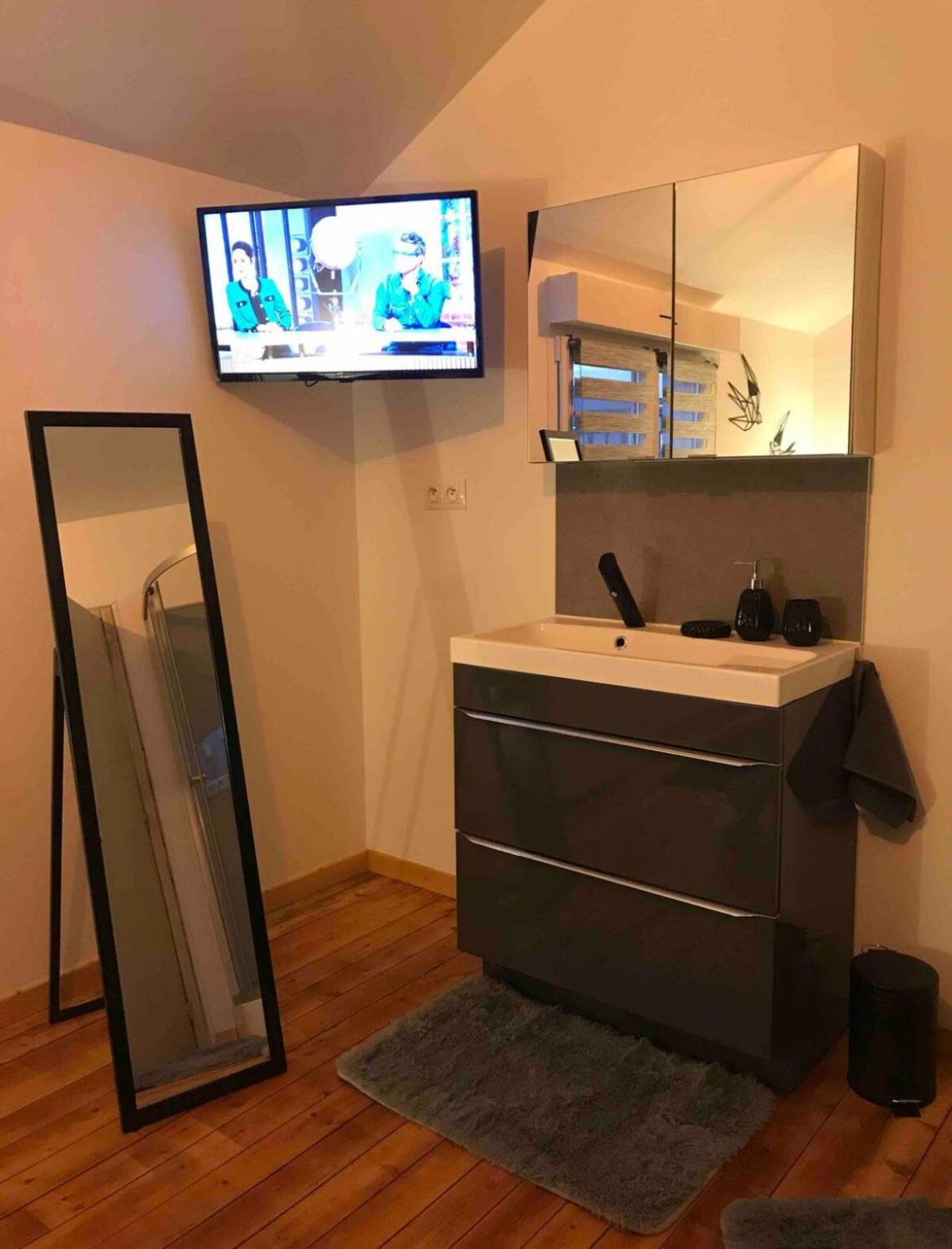 50 Nuances de Gris - Chambre privée dans une maison disposant de 4 autres chambres